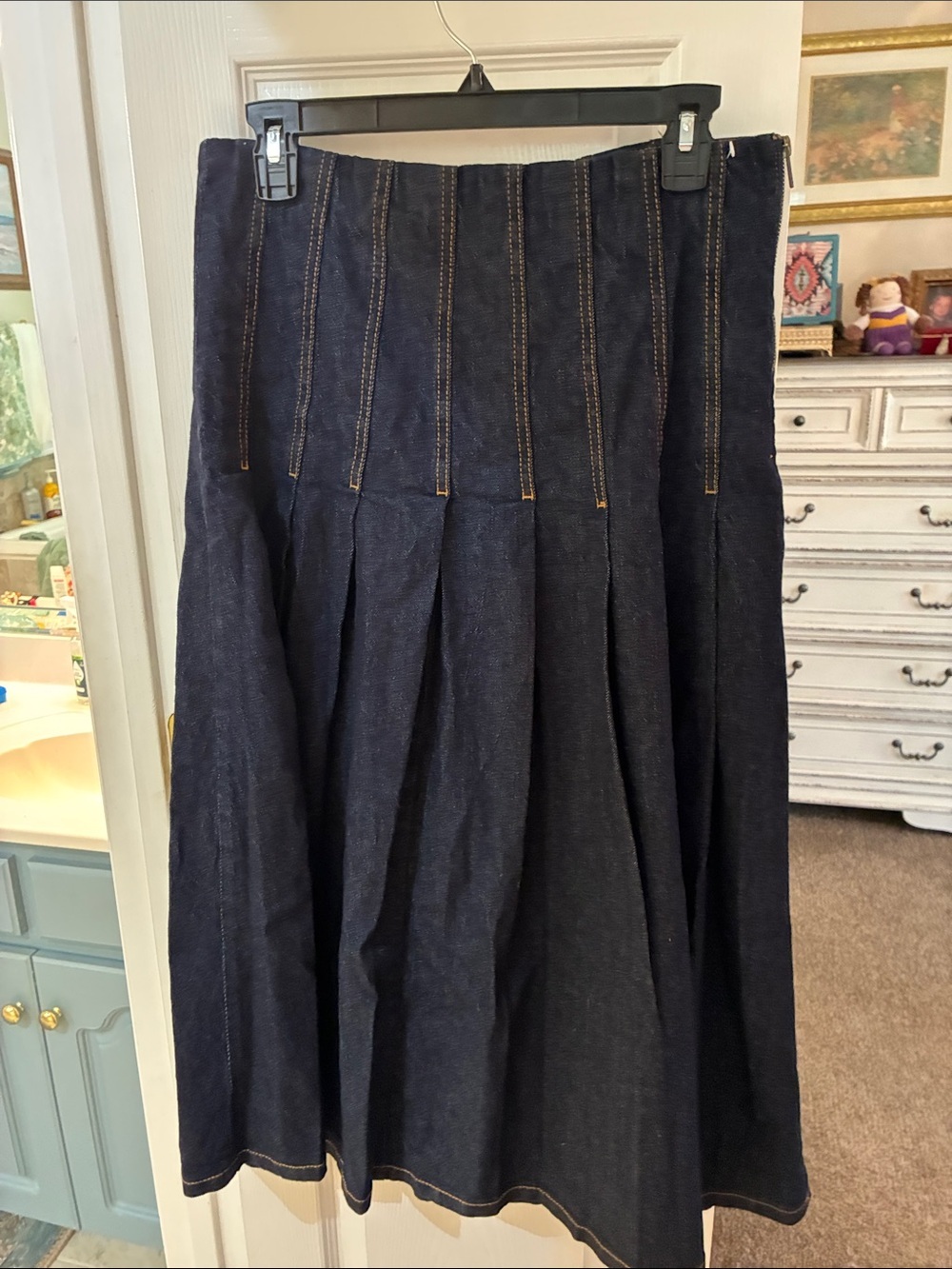NWT Free Assembly Dark Blue Denim Pleated Maxi  Skirt SZ 8 - Picture 2 of 7
